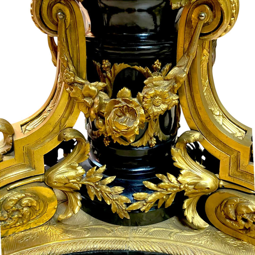 A 19th century gueridon or center table - Antiquité Gallery