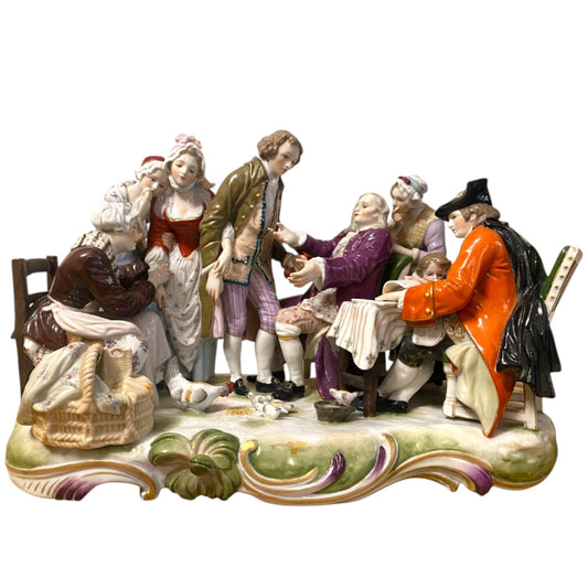 Meissen Porcelain Figural Group – 18th Century Family Gathering Scene - Antiquité Gallery