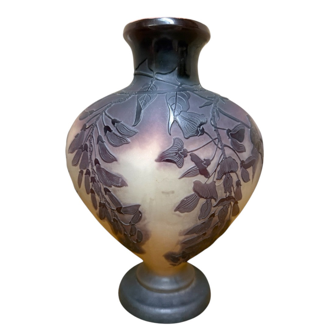 an Art Nouveau cameo glass vase - Antiquité Gallery