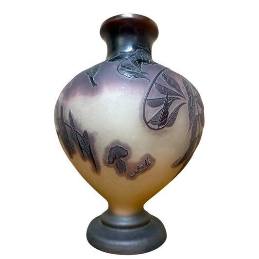 an Art Nouveau cameo glass vase - Antiquité Gallery