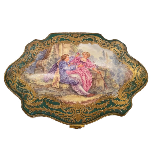 Very unique green sèvres box - Antiquité Gallery