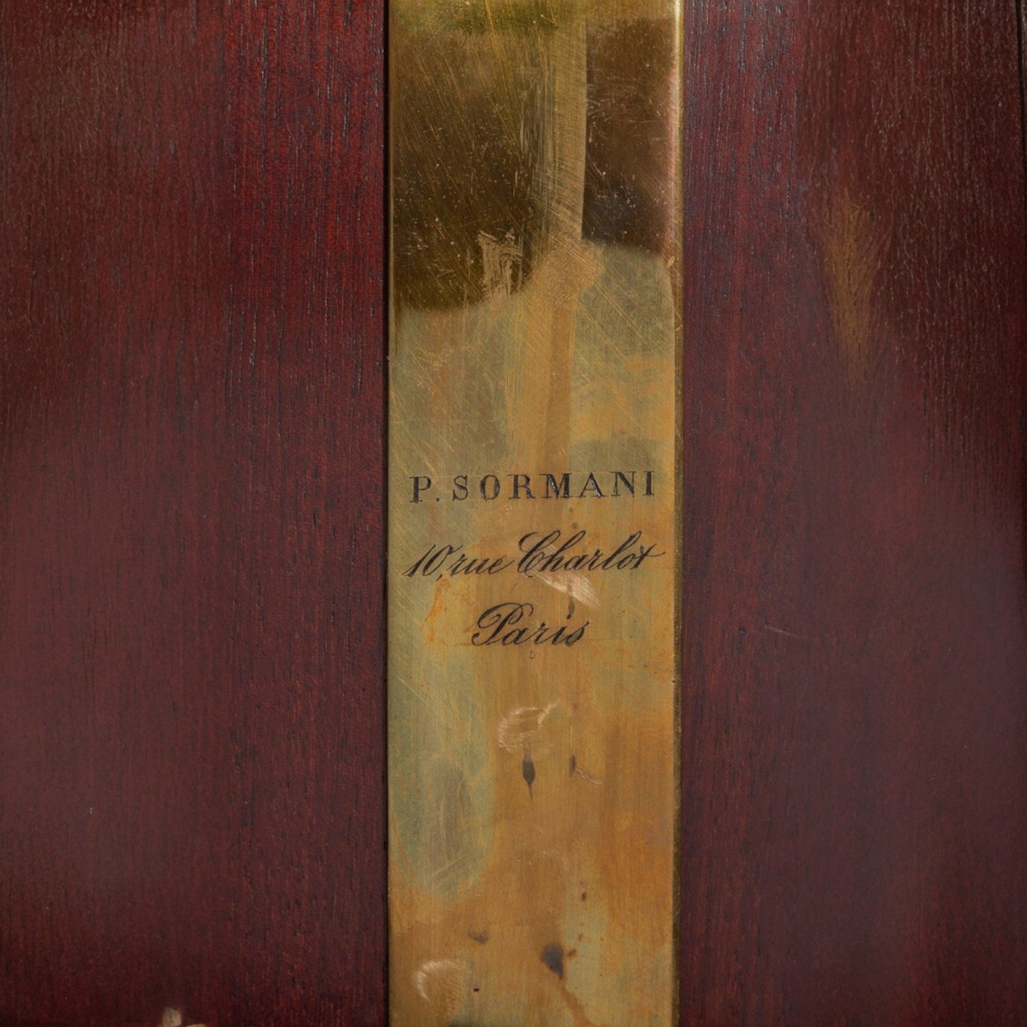 PAUL SORMANI (Italy, 1817 - France, 1877). Cabinet, second half of the nineteenth century. Mahogany wood and gilded bronze. With plate "P. Sormani', 10 rue Charlot à Paris". - Antiquité Gallery