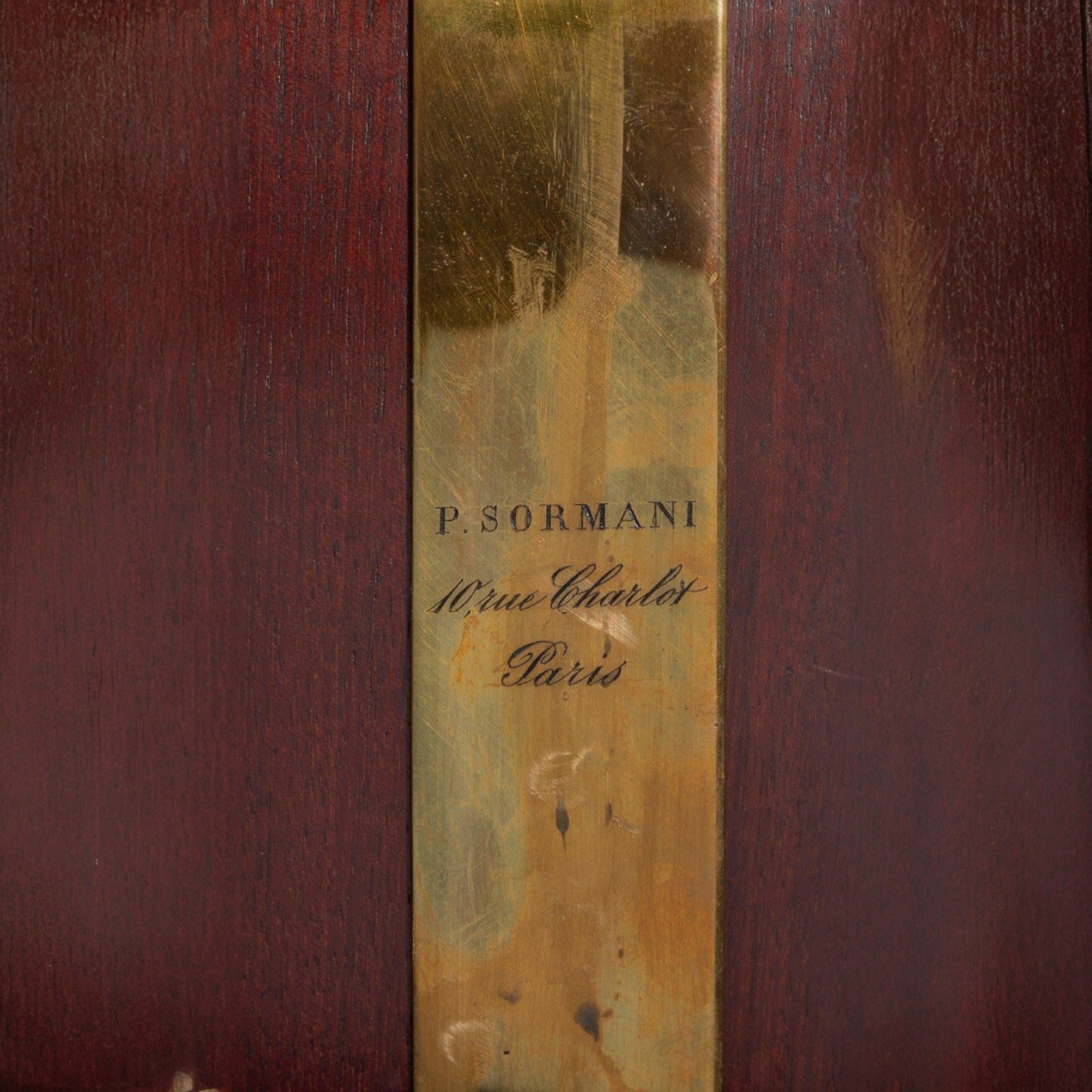 PAUL SORMANI (Italy, 1817 - France, 1877). Cabinet, second half of the nineteenth century. Mahogany wood and gilded bronze. With plate "P. Sormani', 10 rue Charlot à Paris". - Antiquité Gallery