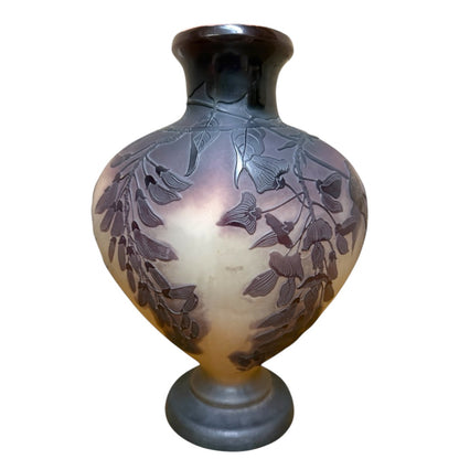 an Art Nouveau cameo glass vase - Antiquité Gallery