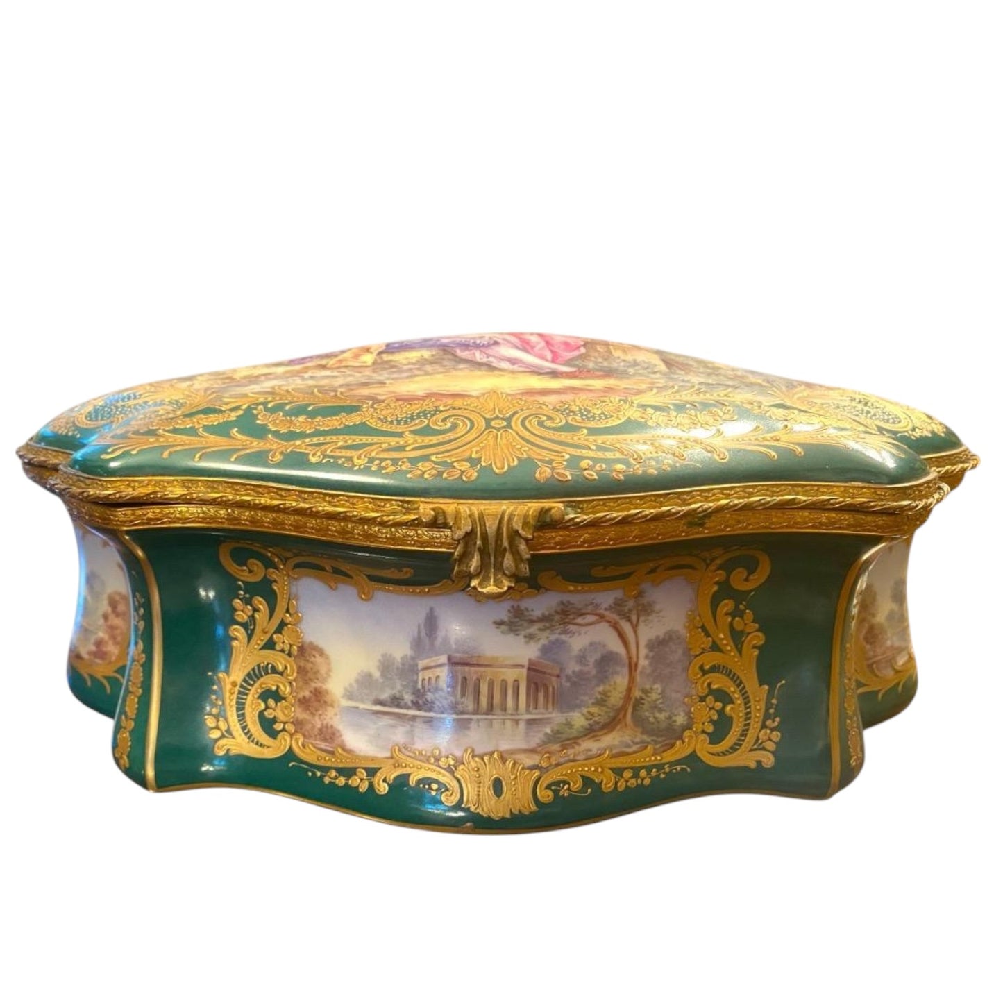 Very unique green sèvres box - Antiquité Gallery